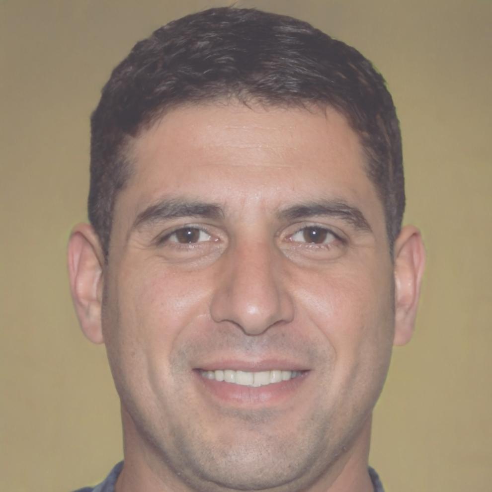 Kelmend Rutherford, Senior Financial Analyst at araelionvora